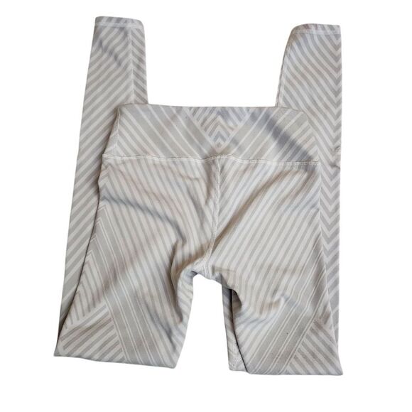 Alo Yoga‎ Gray Striped High Waisted Leggings Sz XS - Picture 12 of 12